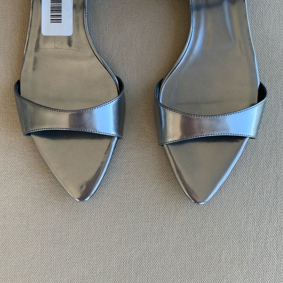 Narciso Rodriguez Carolyn Flat Sandal - Picture 12 of 15